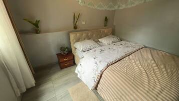 1 bedroom, iron/ironing board, free WiFi, bed sheets