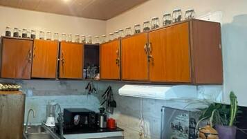 Mikrowelle, Ofen, Geschirrspüler