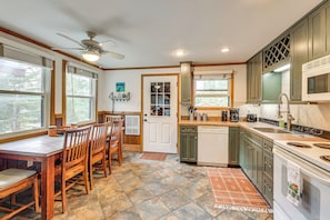 Apartment (2 Bedrooms) | Interior - Ski, Hike, Bike! Family Haven at Snowshoe Mountain (Snowshoe)