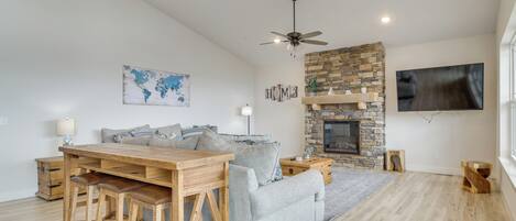 House (Multiple Bedrooms) | Front of property