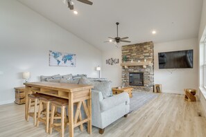 House (Multiple Bedrooms) | Front of property - Table Rock Lake View & Games Galore: Family Lodge (Branson)