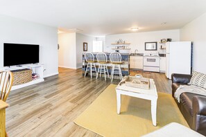 House (2 Bedrooms) | Interior - Private Boat Launch! Pamlico River Hideaway (Aurora)