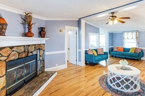 House (3 Bedrooms) | Interior