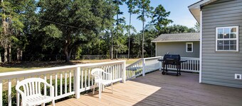 Large Yard & Historic Charm: Orangeburg Retreat!
