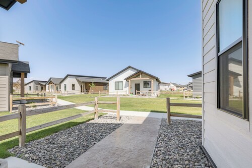 Mtn-views, Pet-friendly! Family Home in Ranchester