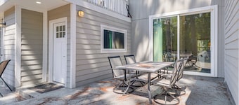 2 Mi to Lake Bastrop! Modern Lost Pines Retreat
