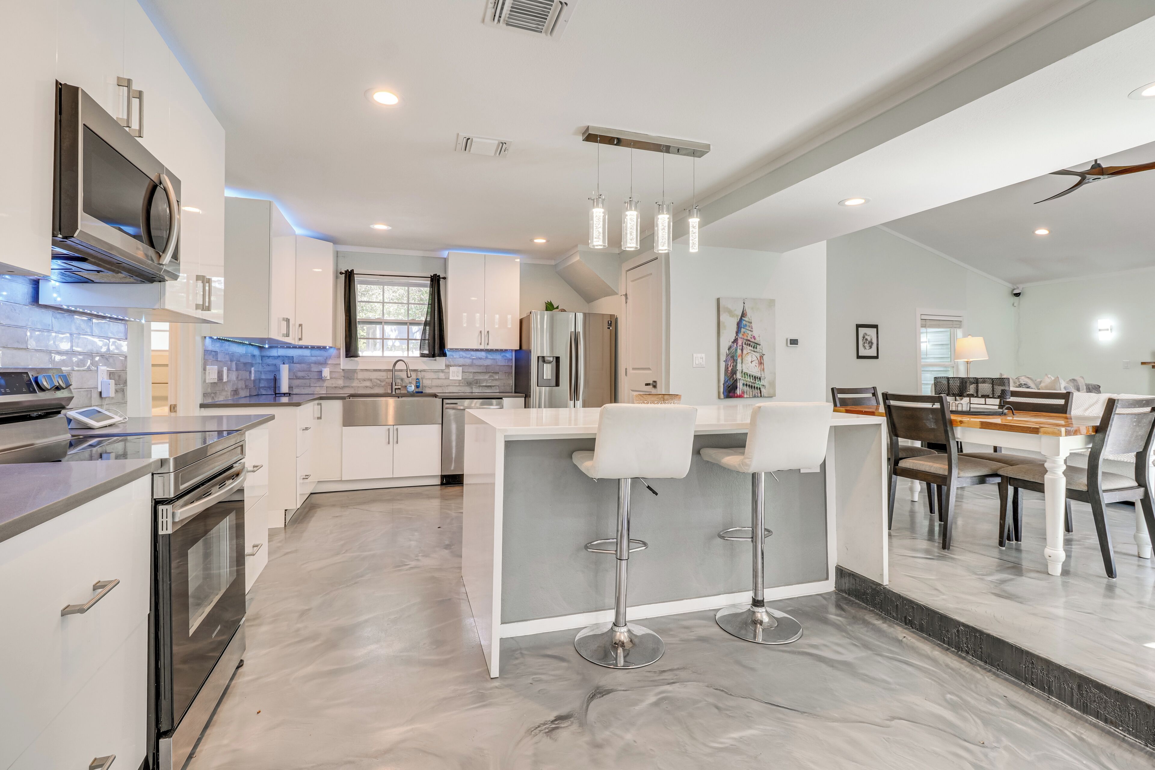 House (2 Bedrooms) | Interior