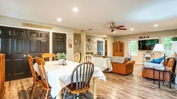 House (2 Bedrooms) | Interior