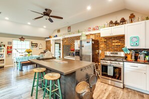 House (2 Bedrooms) | Interior - Otter Creek Rec Area On-site! Serene Family Home (Brandenburg)