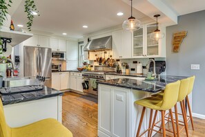 House (4 Bedrooms) | Interior - Easy Train Access to Nyc! Elegant Family Retreat (West Orange)