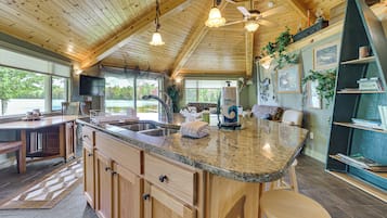 House (2 Bedrooms) | Bahagian dalam