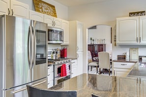 House (3 Bedrooms) | Interior - Spacious Yard & Deck: Home 8 Mi to Puget Sound! (Marysville)