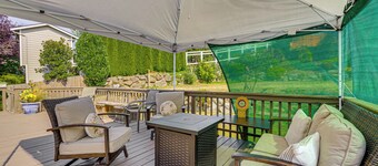 Spacious Yard & Deck: Home 8 Mi to Puget Sound!