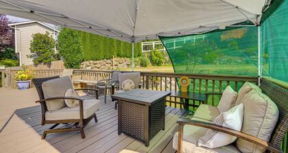 Spacious Yard & Deck: Home 8 Mi to Puget Sound!