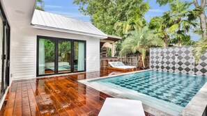 Een verwarmd zwembad