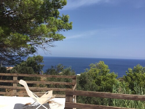 The dammuso of the pines, ancient Pantelleria dammuso