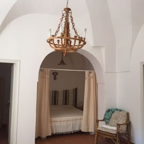 3 bedrooms, bed sheets