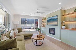 TV, fireplace, stereo, offices