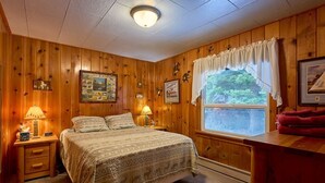 Unclassified image, 3 of 9, button - Rosebud Cottage – Fireplace & High-Speed Internet (Joseph)