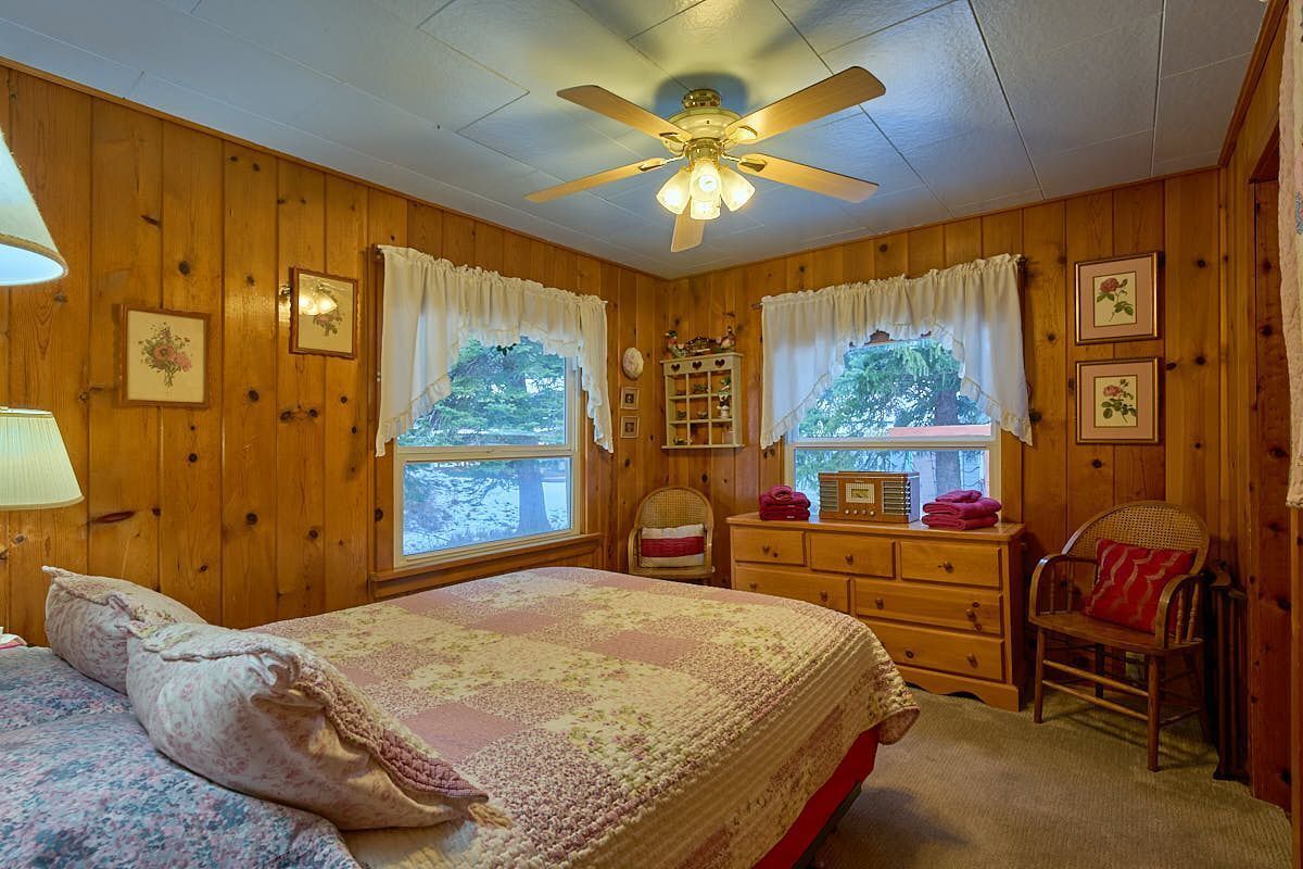 2 Schlafzimmer, Schreibtisch, Bügeleisen/Bügelbrett, WLAN