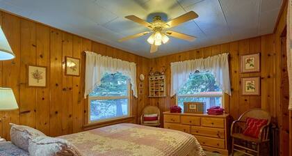 Rosebud Cottage – Fireplace & High-Speed Internet