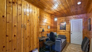 Unclassified image, 2 of 9, button - Rosebud Cottage – Fireplace & High-Speed Internet (Joseph)