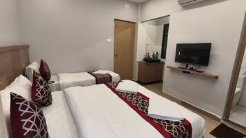 Deluxe Quadruple Room | Free WiFi
