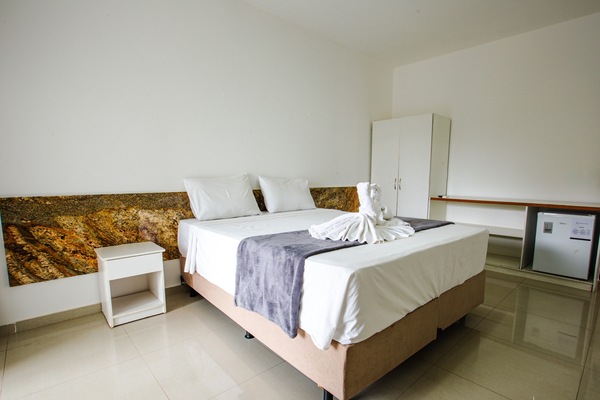 WiFi (free), bed sheets