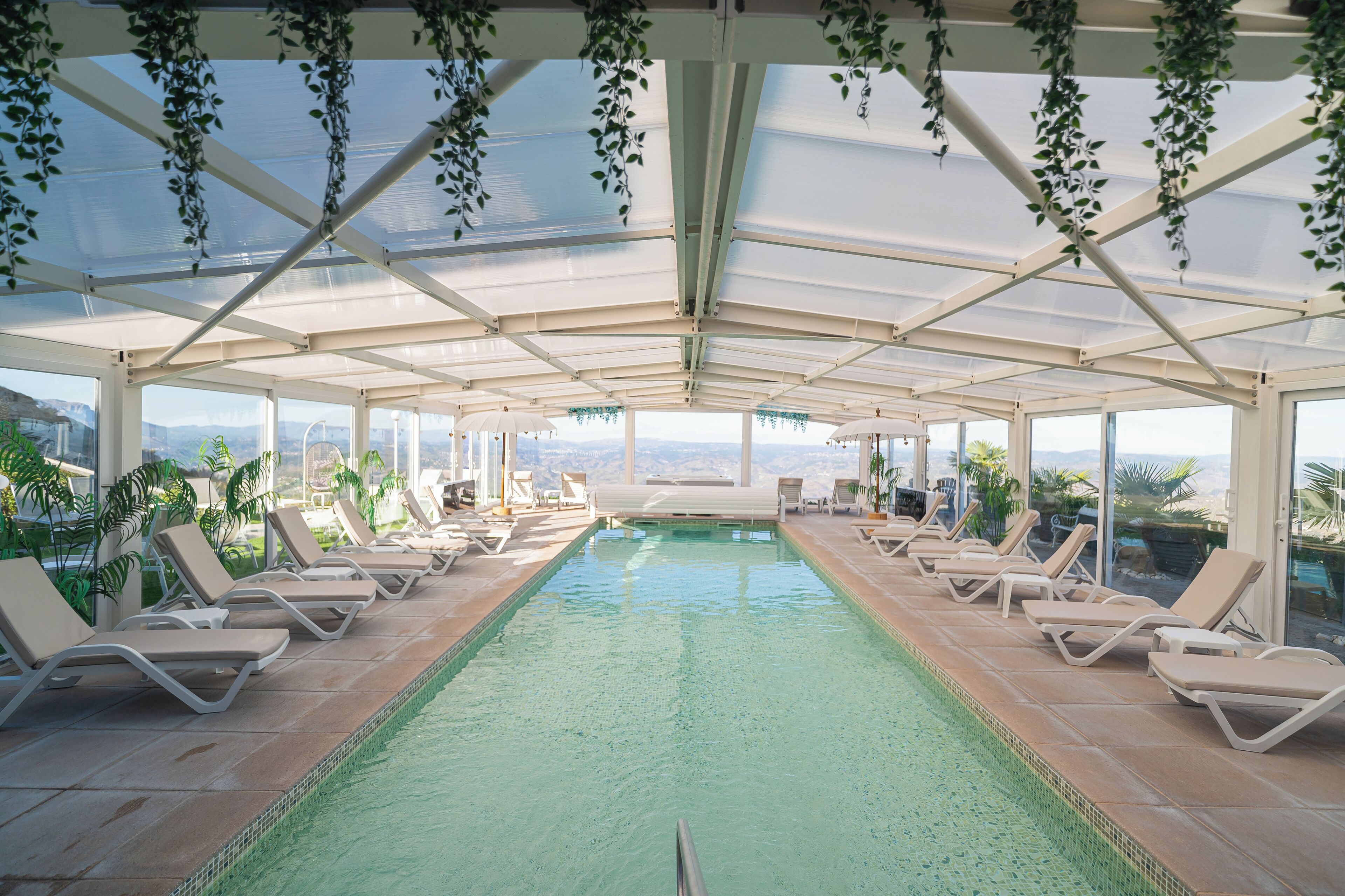 Indoor pool, sun loungers