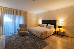 客房 | 客房内保险箱、办公桌、免费 WiFi