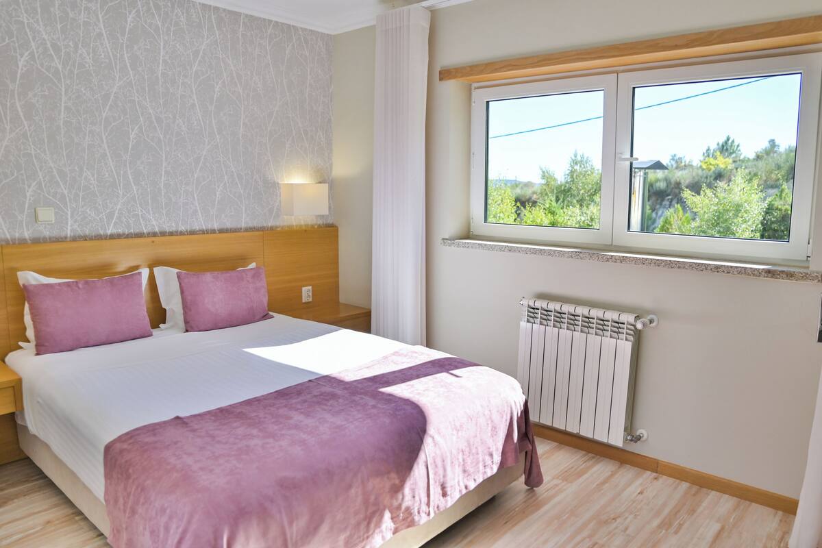 Basic Room | In-room safe, desk, free WiFi