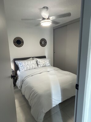 2 bedrooms, iron/ironing board, WiFi, bed sheets