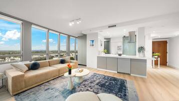 TV connectée, jeux vidéo, lecteur de DVD, baby-foot