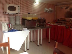 Desayuno bufé gratuito y diario