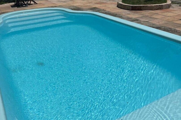 Hồ bơi ngoài trời