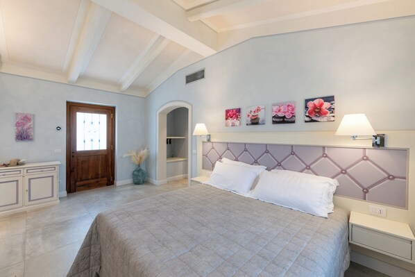 CAMERA MATRIMONIALE CON ACCESSO DISABILI ROSMARINO | Minibar, bàn, truy cập Internet không dây miễn phí