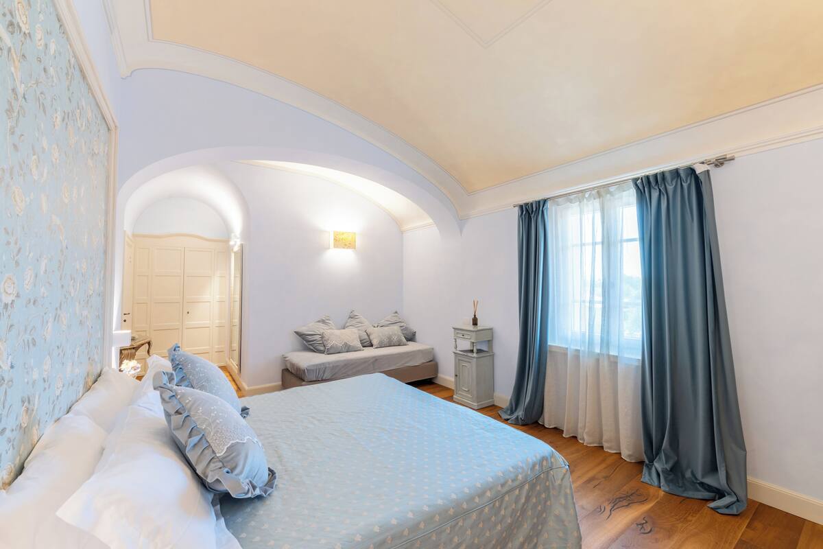Superior Triple Room MIMOSA | Minibar, desk, soundproofing, WiFi (free)