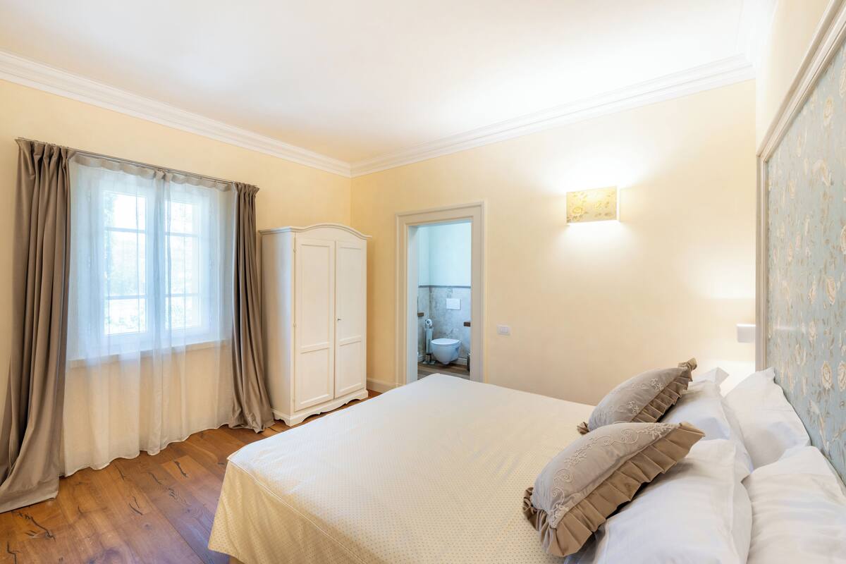 Classic Room AGRIFOGLIO | Minibar, desk, soundproofing, WiFi (free)