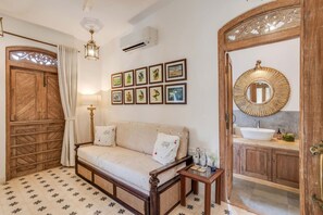 Villa | 4 bedrooms - 4bhk Villa in Siolim Pool Lush Forest View (Siolim)