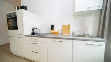 Superior-Apartment, 2 Schlafzimmer, Küche | Eigene Küche | Espressomaschine, Wasserkocher mit Kaffee-/Teezubehör, Kühlschrank, Ofen