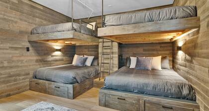 Naci Lakeview Retreat - Spa and Game Room!