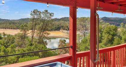 Naci Lakeview Retreat - Spa and Game Room!