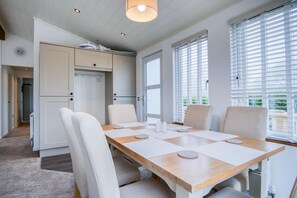 Apartment | 3 bedrooms, Internet - Swallow Lodge - 3 Bedroom Lodge - Wisemans Bridge (Narberth)