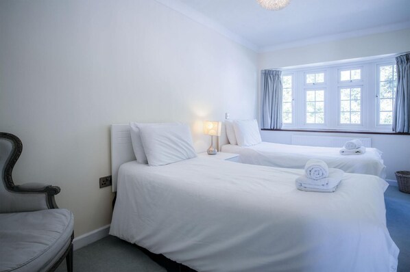 House | 5 bedrooms, Internet - Rainbow Leap - 5 Bed Holiday Home - Saundersfoot (Saundersfoot)