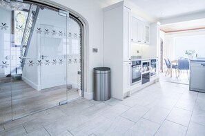 House | 5 bedrooms, Internet - Rainbow Leap - 5 Bed Holiday Home - Saundersfoot (Saundersfoot)