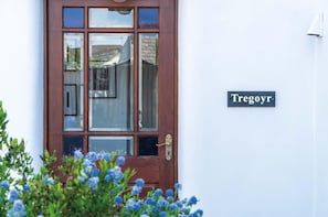 House | 3 bedrooms, Internet - Tregoyr - 3 Bedroom Holiday Home - St Florence (Tenby)