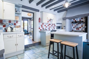 House | 3 bedrooms, Internet - Tregoyr - 3 Bedroom Holiday Home - St Florence (Tenby)