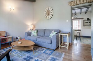 House | 3 bedrooms, Internet - Tregoyr - 3 Bedroom Holiday Home - St Florence (Tenby)