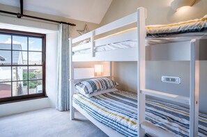 House | 3 bedrooms, Internet - Tregoyr - 3 Bedroom Holiday Home - St Florence (Tenby)