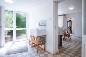 House | 2 bedrooms, Internet - Palace Park - 2 Bedroom Bungalow - Manorbier (Tenby)